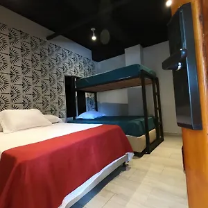 https://casamar-hostel.santamartahotels.net